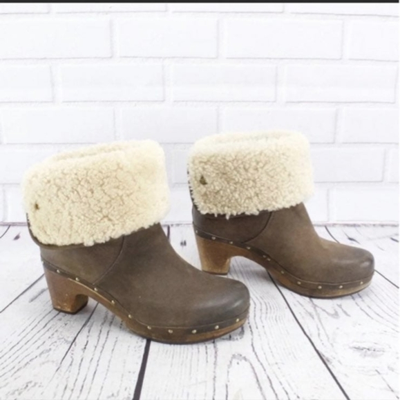 UGG • Leather Fold Over Heel Boots ( size 8 ) - Picture 1 of 8